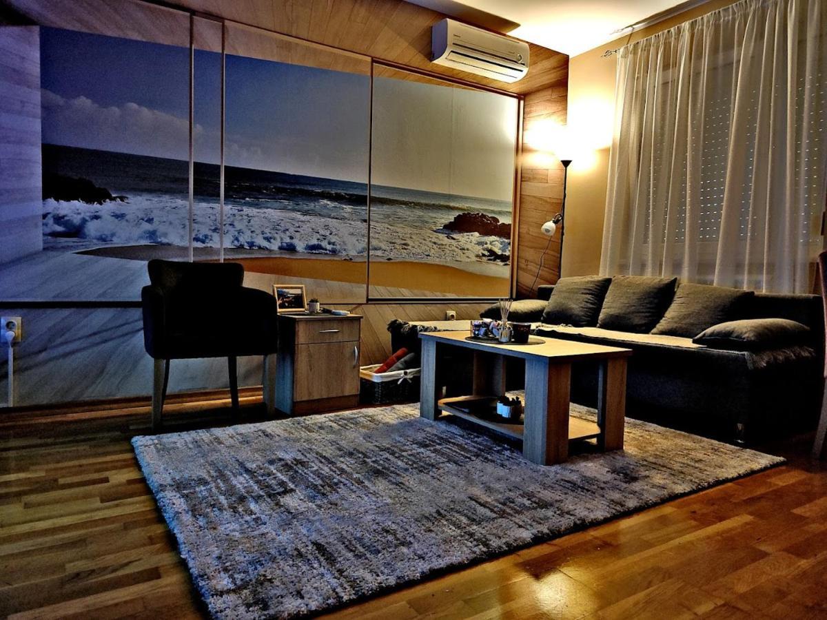 Apartman Espresso Sa Parkingom Sremska Mitrovica Exterior foto